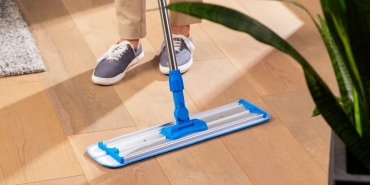 How to Clean a Floor With a Microfiber Pad