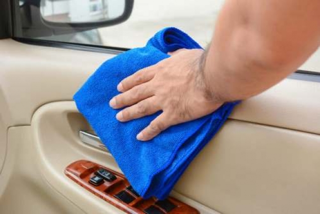 Αποτελεσματικός καθαρισμός του εσωτερικού του αυτοκινήτου  